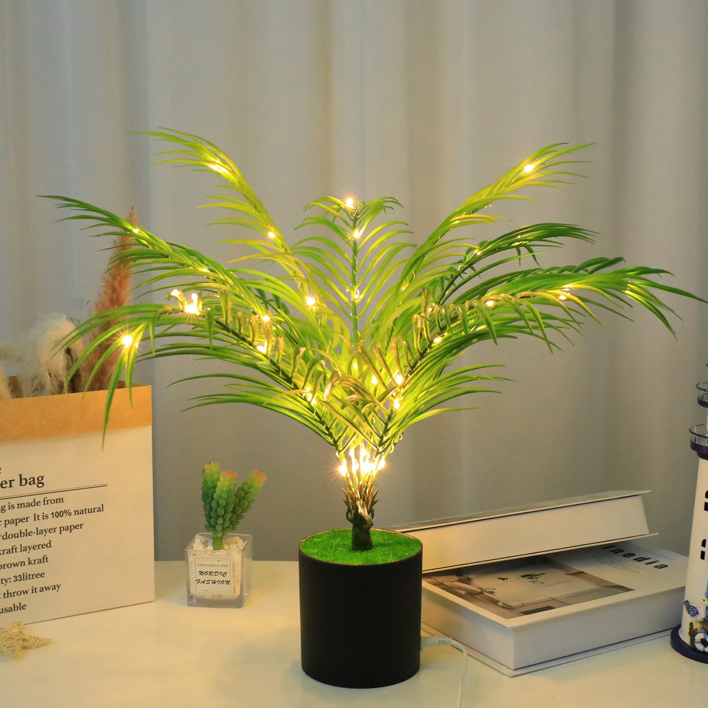 Luviza™ Palm Light – Lyxig inredningsdetalj